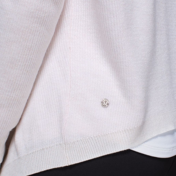 Lululemon Cabin Yogi Wrap in Heathered White / Neutral Blush - Picture 6 of 13